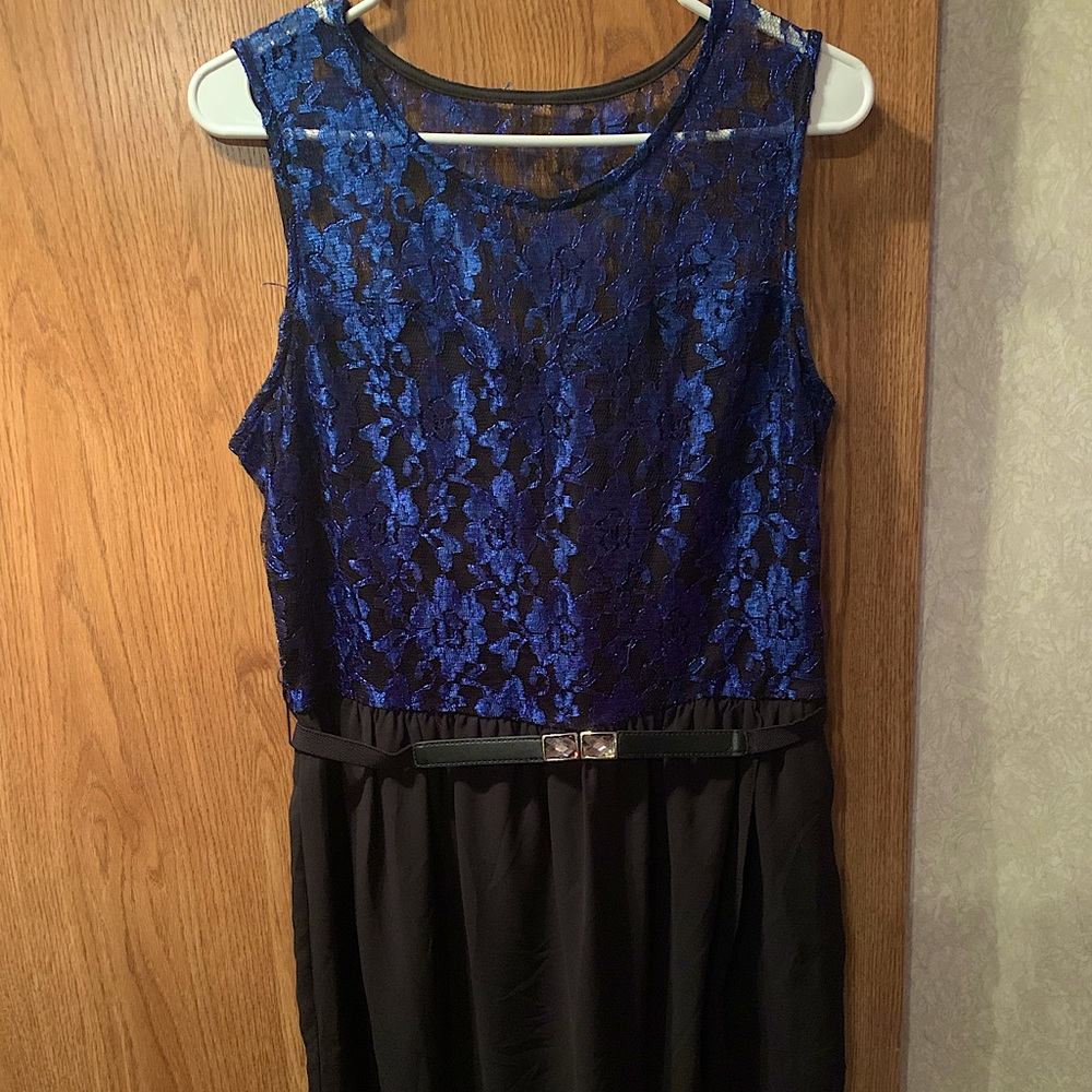 IZ Buyer size 13 black and lace mid length dress